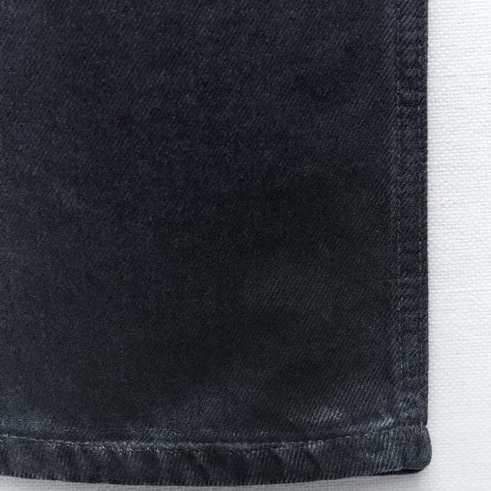 ZARA MID RISE LOOSE FIT FOIL JEANS - Picture 2 of 10